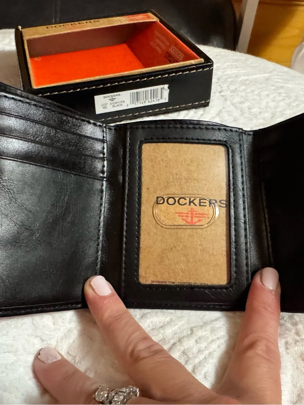 Dockers Men’s Black Leather Tri- Fold Wallet
